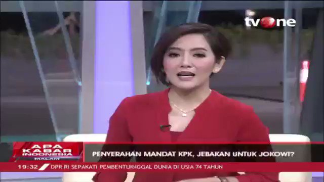 Ini kondisinya genting! dan kami memutuskan untuk menyerahkan mandat tugas kami pada presiden. Arteria Dahlan: Kita jujur sedih, prihatin, dan kecewa atas aksi sensasional yang dilakukan 3 oknum KPK. #tvOneNews