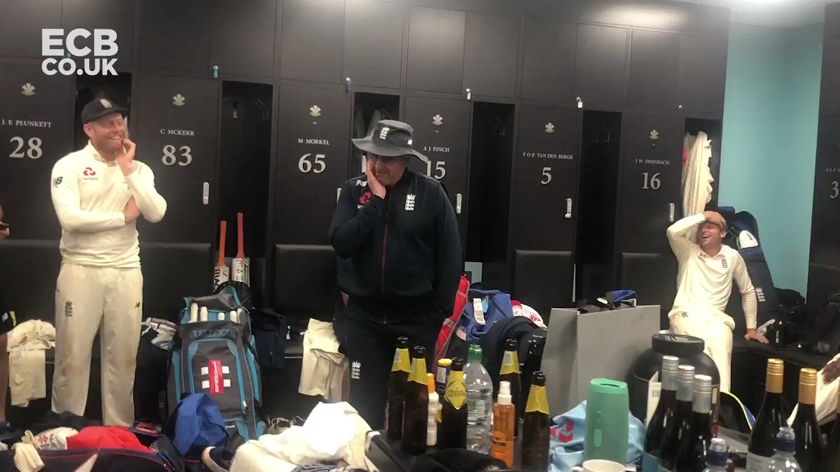 🗣 “The friendships I hope I’ve got for the rest of my life. It’s been a fantastic experience. I have thoroughly enjoyed my time here. The cricket has been an absolute bonus”🎥 Watch head coach Trevor Bayliss' goodbye team-talk after his final match in charge