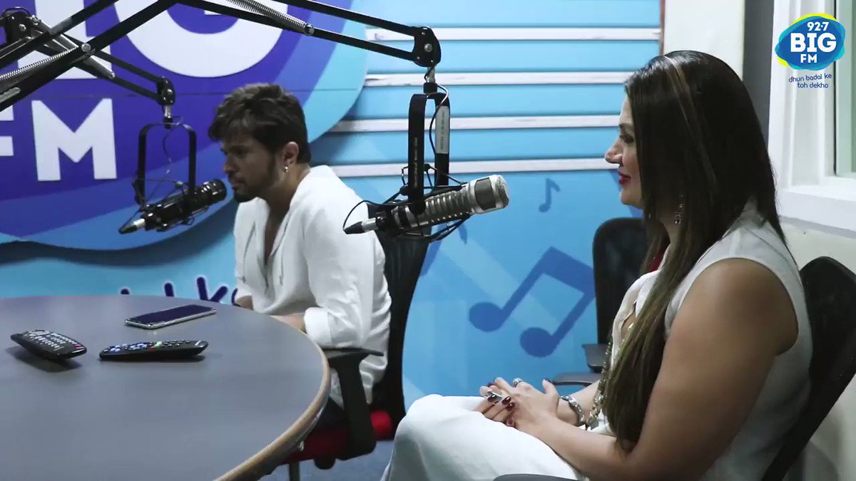 #HimeshReshammiya talks about the origin of the song "Teri Meri" with @rjrani927bigfm