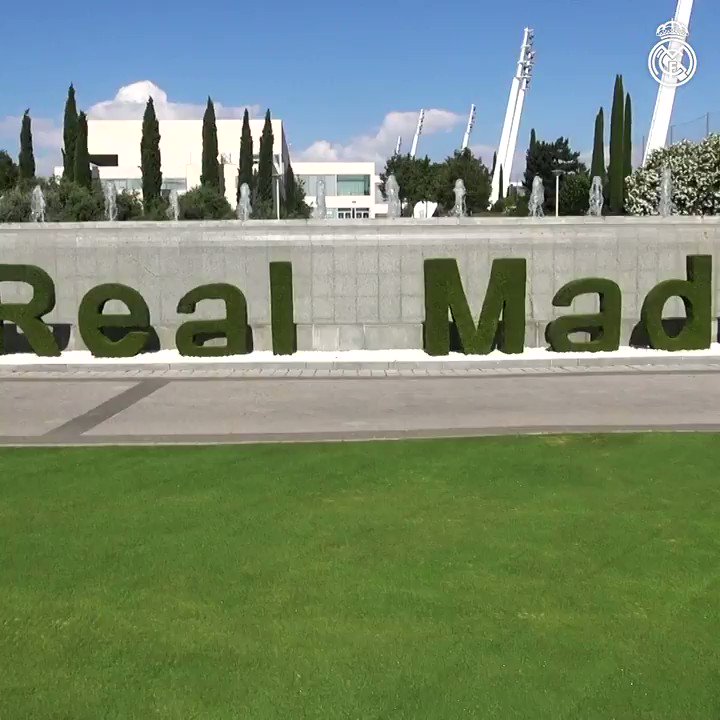 🏠👀 #RMFansEnCasa, entrad en #RMCity... ¡Disfrutad de la mejor ciudad deportiva del mundo sin moveros de casa!
#YoMeQuedoEnCasa