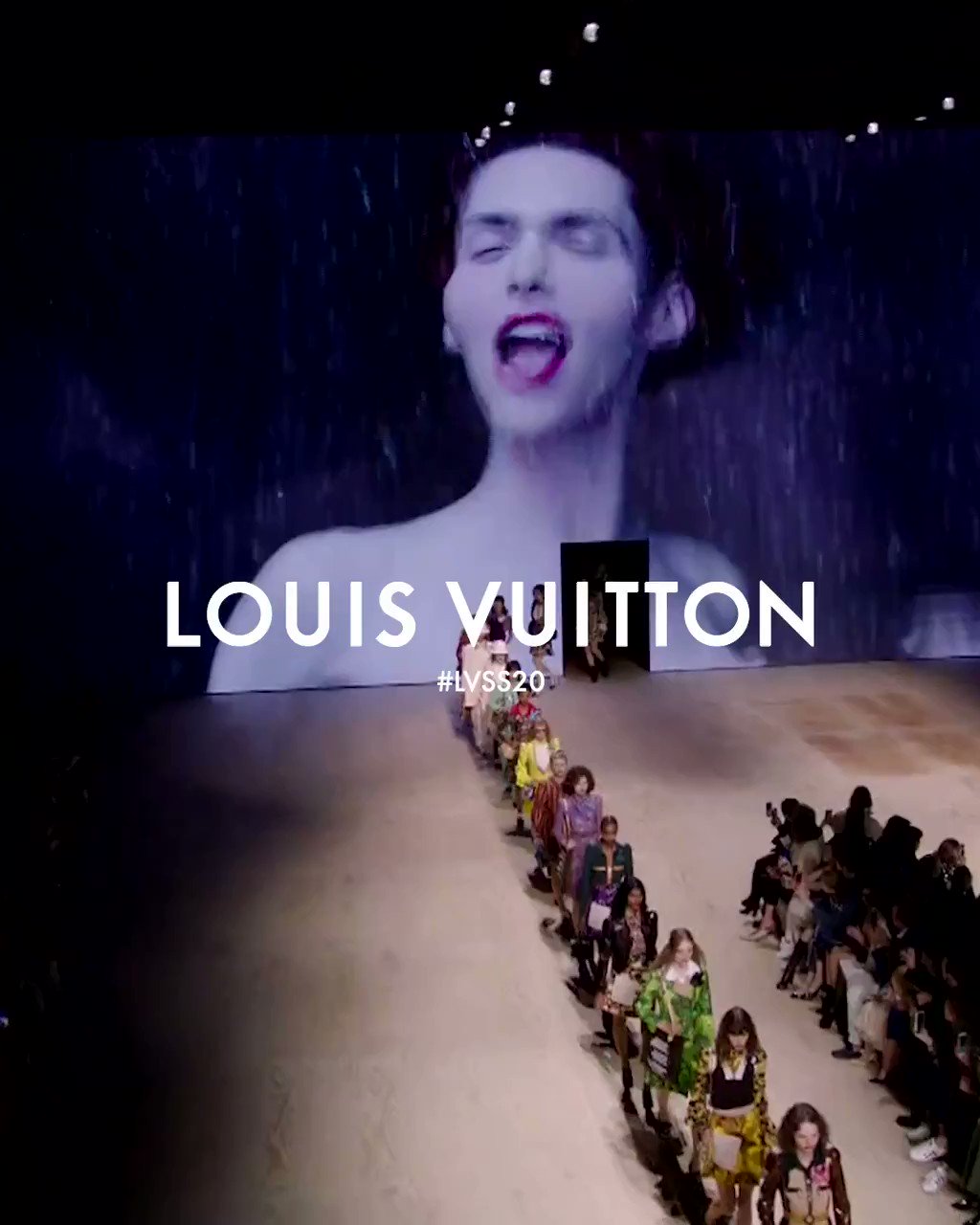 Status Update: Louis Vuitton zeigt neue Kollektion in Paris