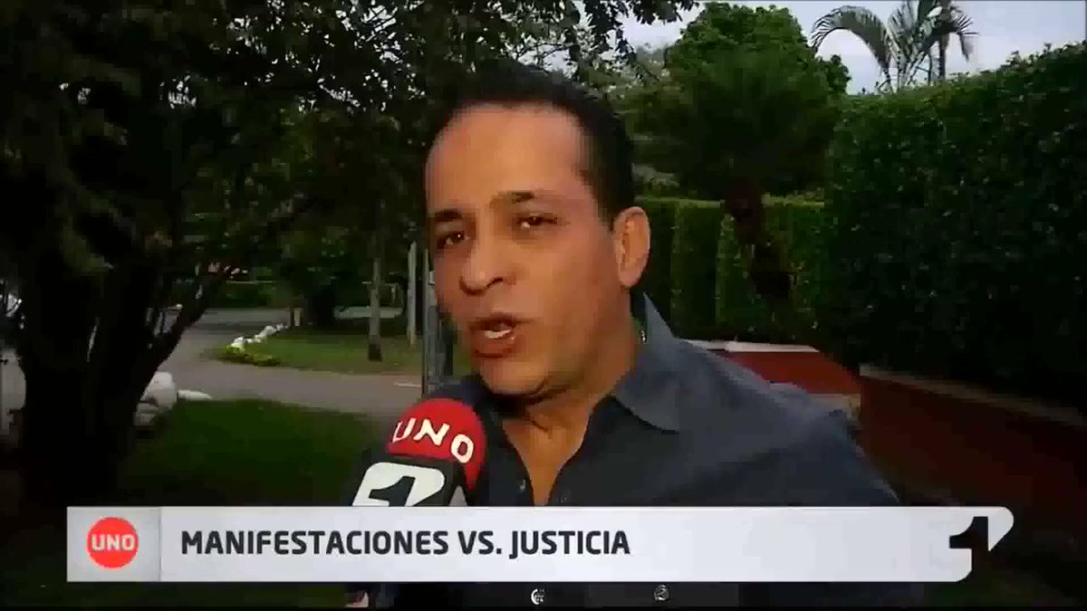 Uribe lo que quiere es intimidar y amedrentar el Estado Social de Derecho.#UribeHoraCero #UribeAnteLaCorte #UribeEsCulpable