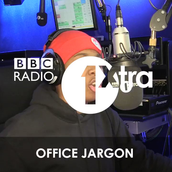"I am going to smash my computer keyboard over somebody's head"
@AmplifyDot dashes office jargon in the trash π€’ποΈ#blueskythinking #HashtagTrashbag
Catch the #1XtraBreakfast show weekdays 6-10am π³