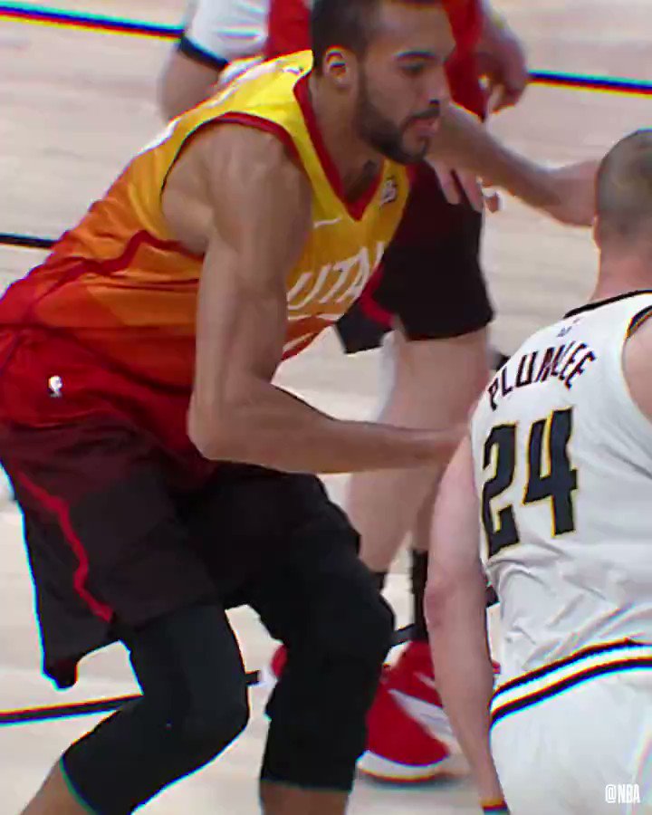 #KiaDPOY x @rudygobert27
QUI DECROCHERA LE TROPHEE CETTE SAISON?
#NBATipOff19 ▶️ http://bit.ly/2pv2dd6