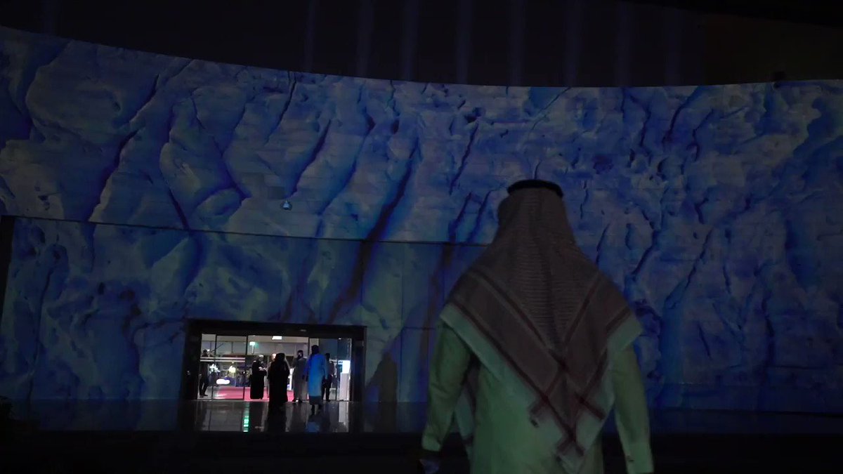 في المتحف الوطني بالرياض، موعدٌ جديد مع الحوار الفني والثقافي؛ يصحبنا فيه نخبة من فناني العالم يقدمون أعمالهم الإبداعية في المتحف الوطني.#البينالي_العالمي_للفن_المعاصر#بينالسور_الرياض