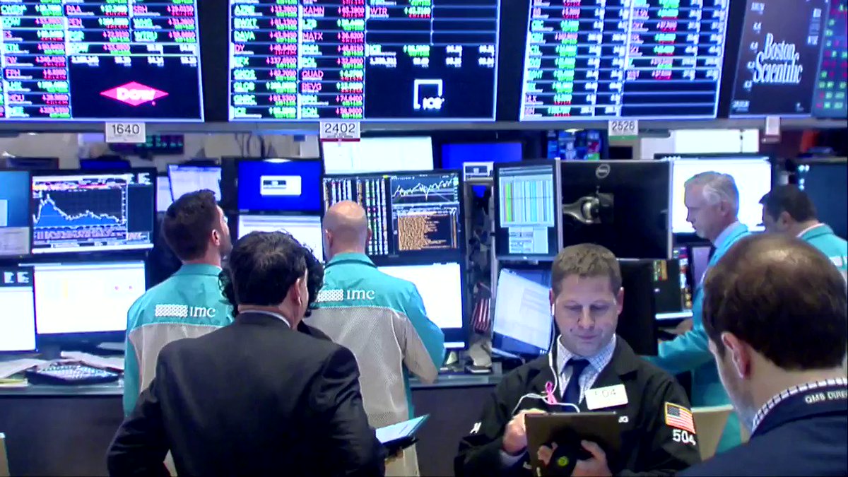 The S&P 500 posted a slim gain to end with a record closing high, as a dour forecast from tech stalwart Cisco Systems was offset by a strong report from big box retailer Walmart https://reut.rs/3795Uqc
