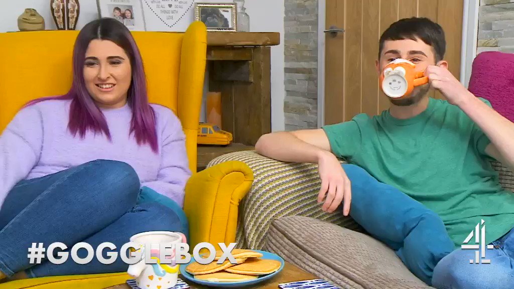 C4 Gogglebox (@C4Gogglebox) on Twitter photo 2019-11-15 21:09:28 Never drink tea when laughing @Petesandiford #Gogglebox Never drink tea when laughing @Petesandiford #Gogglebox