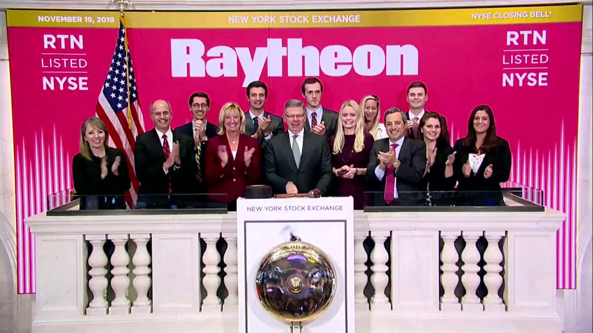WATCH: Downbeat earnings forecasts from big retailers Home Depot and Kohl’s send the Dow and S&P 500 lower https://reut.rs/2O0zO8M