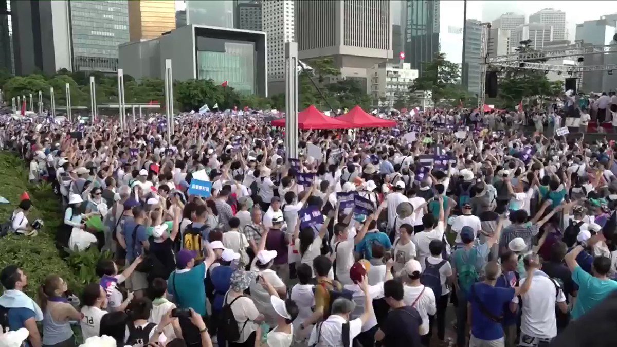 Chairman of HK Federation of Fujian Associations calls on HK people to get united in ending violence and restoring order