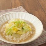 食べ過ぎたときのおすすめレシピ!レンジで5分でできる白菜雑炊!