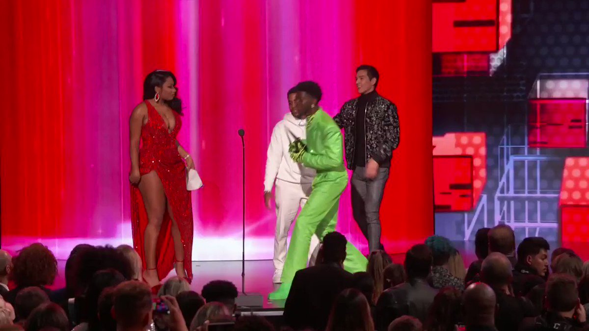American Music Awards (@AMAs) on Twitter photo 2019-11-25 04:56:20 Your 2019 #AMAs winner for Favorite Song - Rap/Hip-Hop is @LilNasX and @billyraycyrus! đź’Ą Your 2019 #AMAs winner for Favorite Song - Rap/Hip-Hop is @LilNasX and @billyraycyrus! đź’Ą