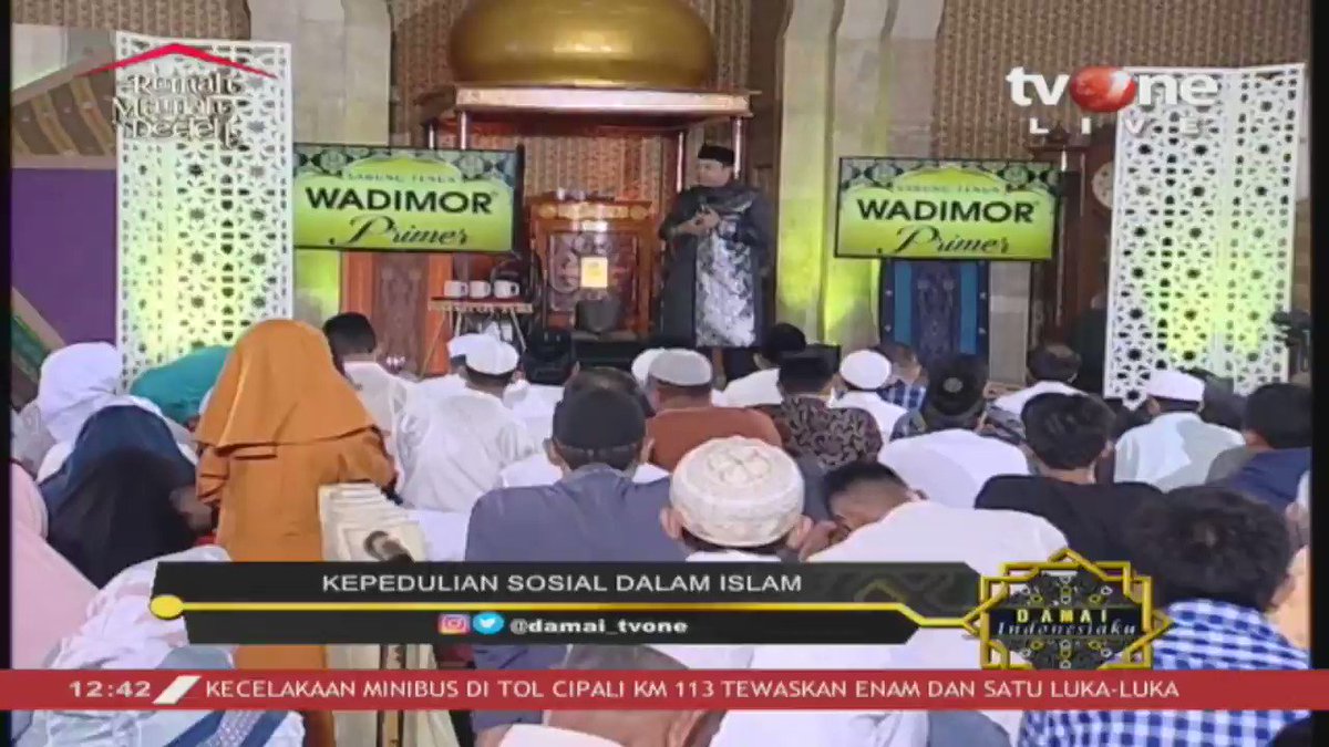 Kenapa Allah SWT menyuruh kita untuk shalat berjamaah? Bahkan shalat berjamaah pahalanya lebih besar daripada shalat sendirian. Ini penjelasan Ustadz Asep Anom.Saksikan full videonya di youtube channel religiOne #tvOneNews #DamaiIndonesiakutvOne #MenjunjungKebersamaan