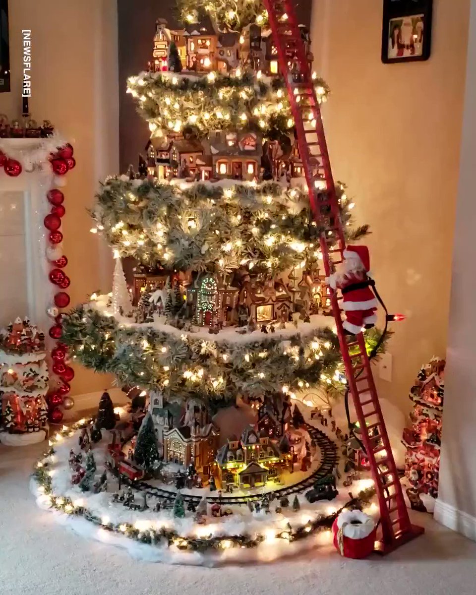 This Christmas tree is what we all dreamed of having as kids 😍🎄