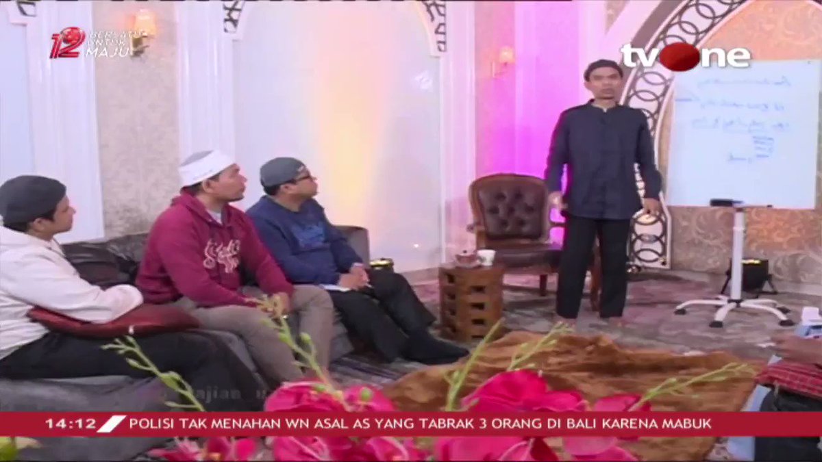 Ustadz Abdul Somad: Manusia punya pengetahuan, dengan pengetahuan yang terbatas ia dapat mengetahui dari telinga yang dia dengar, dari mata yang ia lihat, dan dari otak yang ia pikirkan. #RepostNews #KajianUAStvOne #tvOneNews