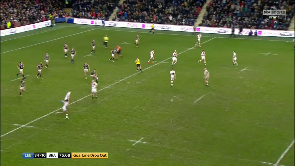 Rob Burrow enters the field 👏 Not a dry eye in the house
@leedsrhinos' Rob Burrow & JJB fundraiser live on @SkySportsRL Arena & Mix now #OneRobBurrow #SuperLeague