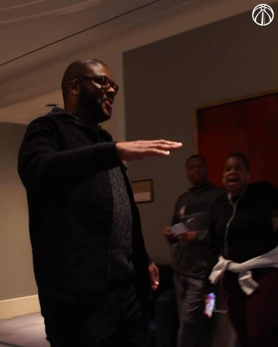 "I ain't ever been in a room where I'm the short guy!" - Tyler Perry 😂😂😂
#RepTheDistrict | @tylerperry