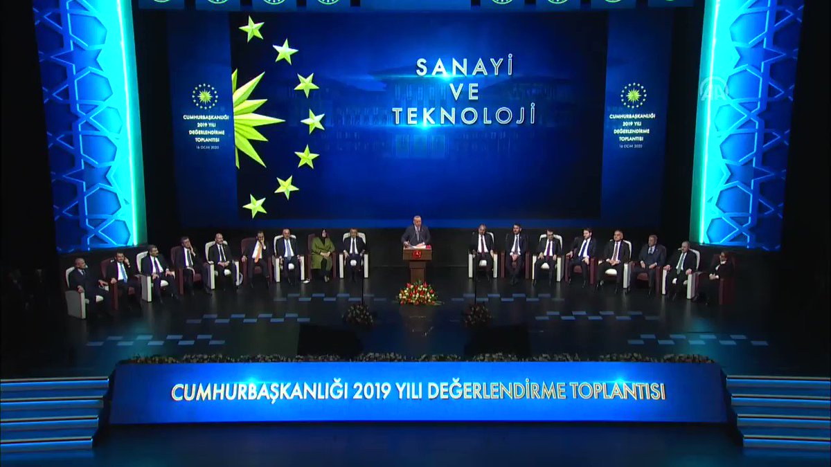 Cumhurbaşkanımız @RTErdogan: 2022 yılında seri üretime geçecek olan Türkiye’nin ilk yerli ve milli otomobil prototipini 2019’un son günlerinde milletimizin takdirine sunduk. https://t.co/MVpzwjCyc9