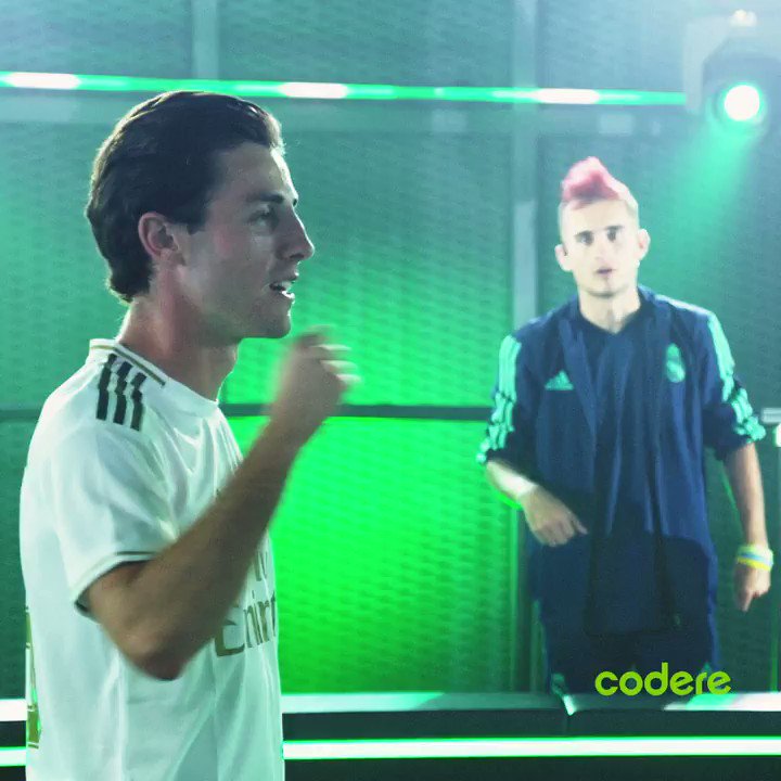 📌 ¡El duelo de #CodereAeroFootball entre @alvaroodriozola y @fedeevalverde en plan: ¡piedra, papel o tijera! ✂
✅ ¡Y la disputa la ganó… Odriozola!
👀 ¿Queréis más? ¡Dentro de poco, otro duelo con dos jugadores del @RealMadrid!
👉 http://b.link/AEROFOOTBALLRP9TWRM …