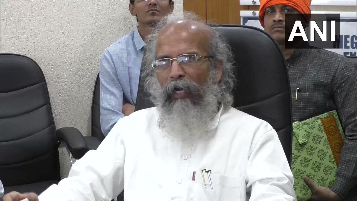 #WATCH Union Minister Pratap Sarangi in Surat, Gujarat: Those who do not accept Vande Mataram have no right to live in India. (18.01.2020)