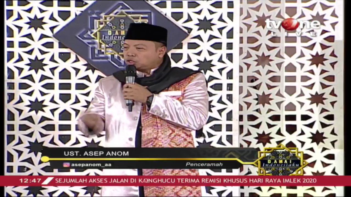 Tawakal itu ada caranya. Cara bertawakal itu adalah dengan cara bertaqwa kepada Allah SWT. Orang yang paling bagus tawakalnya, maka akan diberikan rezeki oleh Allah SWT. Simak ceramah Damai Indonesiaku bersama Ust. Asep Anom. #tvOneNews #DamaiIndonesiakutvOne #tawakal #ceramah