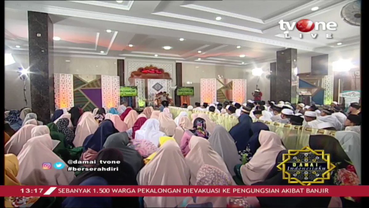 KH. Jujun Junaedi: Ciri indikator orang yang berserah diri kepada Allah adalah percaya diri dan bersyukur. Simak ceramahnya dalam Damai Indonesiaku di tvOne connect. #tvOneNews #DamaiIndonesiakutvOne #tawakal #ceramah