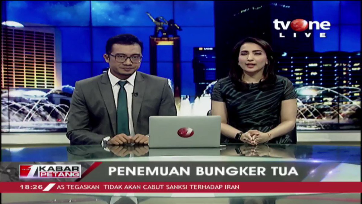 Bungker di Klaten Jateng yang sempat menghebohkan warga beberapa waktu lalu akan dikembangkan menjadi destinasi wisata. Warga pun gotong royong untuk membuka bungker. Download tvOne connect untuk update berita Anda. #tvOneNews #KabarPetangtvOne #bungker #penemuanbungker