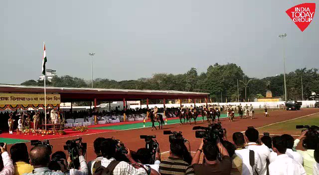 मुंबई के शिवजी पार्क में आज मनाया गया 71वां गणतंत्र दिवस। अलग-अलग झांकियों की हुई प्रदर्शनी। देखिए @mustafashk की #ReporterDiary #RepublicDayIndia #RepublicDay #RepublicDay2020अन्य वीडियो: http://bit.ly/IndiaTodaySocial …