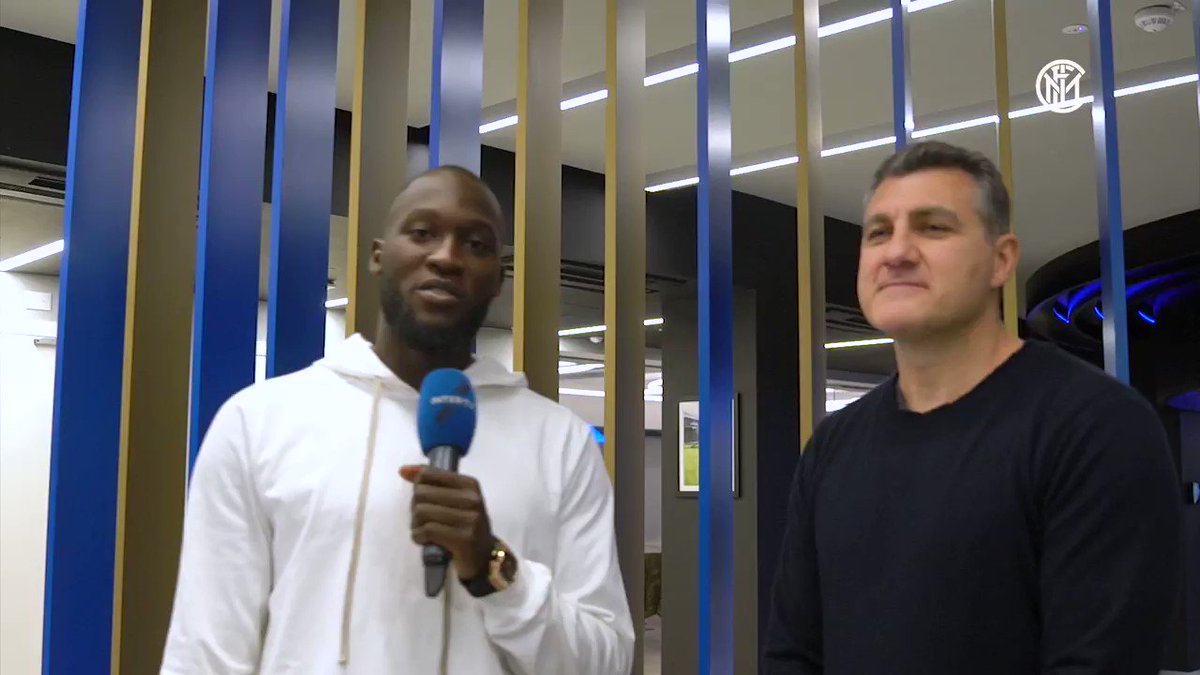 π | INTERVISTATORE
π° Abbiamo un nuovo reporter!
πΊ @RomeluLukaku9 intervista @vieri_bobo per @Inter_TV! Come se l'Γ¨ cavata?
Non perdeteveli questa sera su @Tiki_Taka_real !