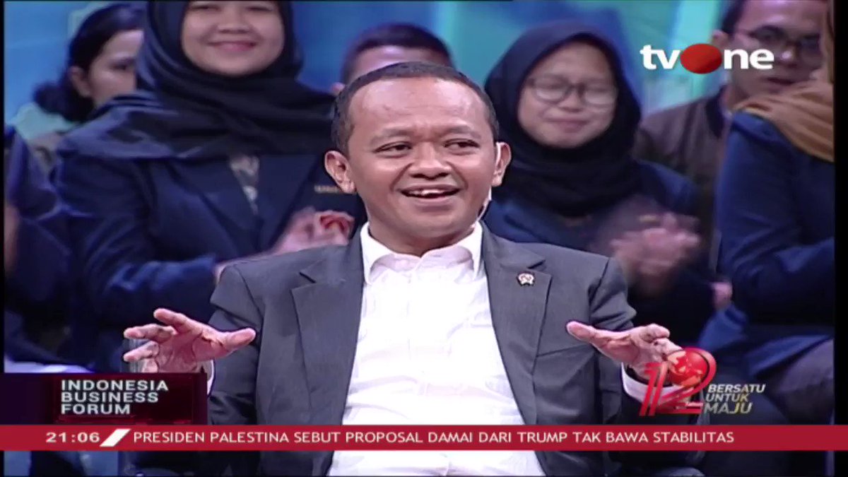 Bahlil Lahadalia, Kepala BKPM: Lembaga itu tidak bisa menjami kualitas seseorang, yang bisa menjamin itu pribadinya bukan perguruan tingginya. Simak dialog lengkapnya Indonesia Business Forum di tvOne connect. #tvOneNews #IBFtvOne #sukses