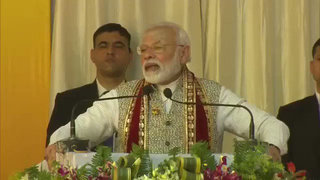 देश सिर्फ सरकार से नहीं बनता, बल्कि एक-एक नागरिक के संस्कार से बनता है। नागरिक के संस्कार को उसकी कर्तव्य भावना श्रेष्ठ बनाती है। एक नागरिक के रूप में हमारा आचरण ही भारत के भविष्य को तय करेगा, नए भारत की दिशा तय करेगा।