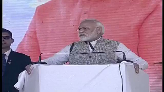 दीनदयाल उपाध्याय जी ने हमें अंत्योदय का मार्ग दिखाया था। यानि जो समाज की आखिरी पंक्ति में हैं, उनका उदय। 21वीं सदी का भारत इसी विचार से प्रेरणा लेते हुए अंत्योदय के लिए काम कर रहा है। जो विकास के आखिरी पायदान पर है, उसे विकास के पहले पायदान पर लाने के लिए काम हो रहा है।