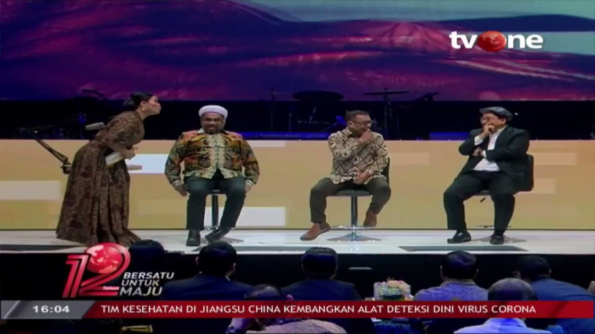 Okky Lukman bertanya langsung pada Fadli Zon yang sebelumnya sempat menjadi oposisi. Apa jawabannya? Selengkapnya di tvOne connect. #tvOneNews #BersatuUntukMaju