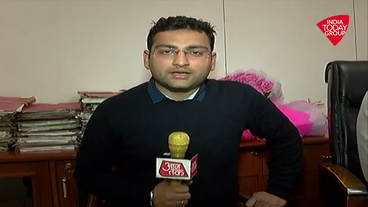 मेट्रो में महिलाओं के लिए फ्री राइड को लेकर दिल्ली सरकार के मंत्री @kgahlot ने की केंद्र सरकार से स्कीम को इम्प्लीमेंट करने की अपील। देखिए आजतक संवाददाता @sushantm870 की #ReporterDiary अन्य वीडियो: http://bit.ly/IndiaTodaySocial …