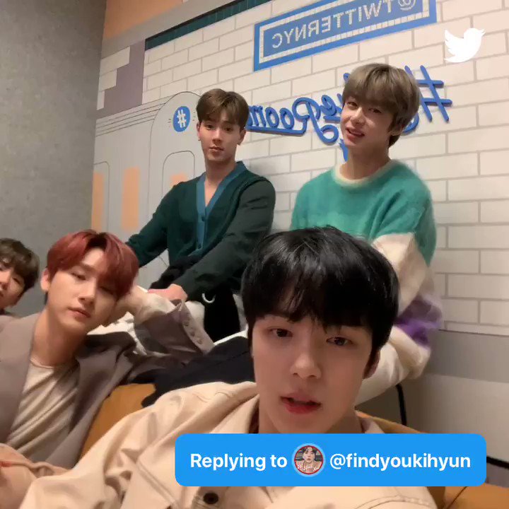 『📝』 #Trad | 17.02.20
• P: #AskMonstaX qual música foi a mais divertida de gravar?🐹🥜
- @findyoukihyun
KH: She's The One.
Eu: ain, ele mexeu comigo agora escolhendo essa música.
© 몬스타엑스.
#유기현 #몬스타엑스
#MONSTAX #KIHYUN
@OfficialMonstaX