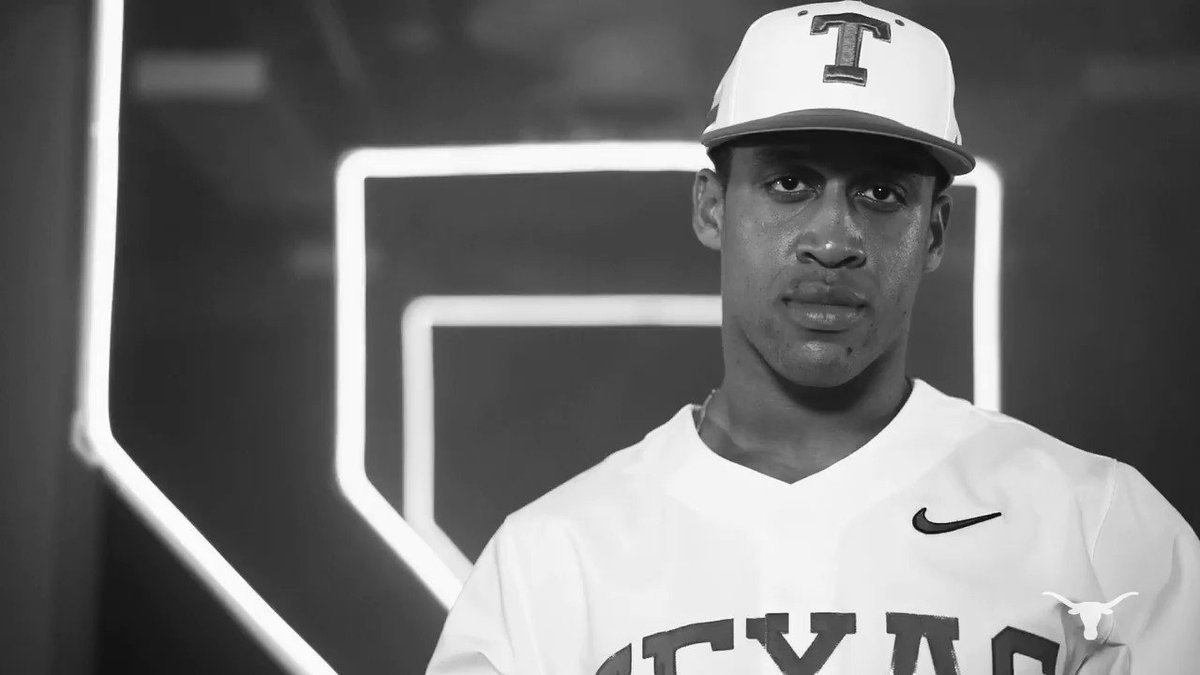 Texas Baseball (@TexasBaseball) on Twitter photo 23/02/2020 22:00:46 BALLGAME!!!! @55theHammer HITS A WALK-OFF BOMB AND THE HORNS WIN, 7-5! #HookEm | #OwnTheDisch BALLGAME!!!! @55theHammer HITS A WALK-OFF BOMB AND THE HORNS WIN, 7-5! #HookEm | #OwnTheDisch