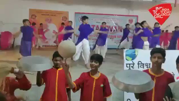 #NaMosteTrump | #Gujarat: Preparations are in full swing for US President @realDonaldTrump and PM @narendramodi's welcome in #Ahmedabad. School students are all set to perform for them. Watch @mausamii2u's #ReporterDiary More Videos : http://bit.ly/IndiaTodaySocial …