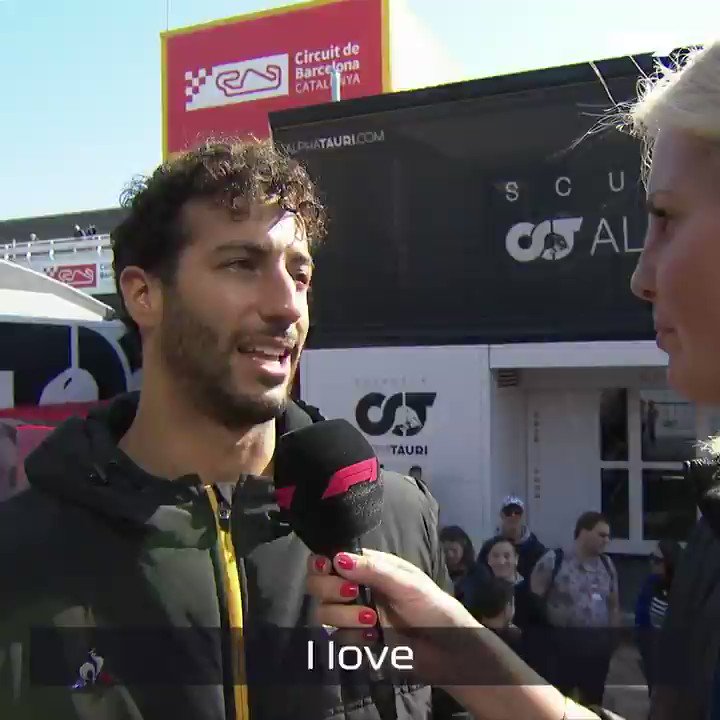 Maximum respect from @danielricciardo for @MercedesAMGF1's continuing desire to improve
#F1Testing #F1