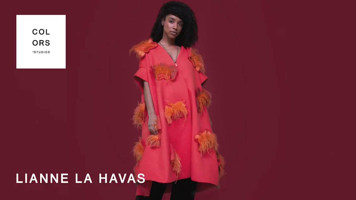 British singer/songwriter @liannelahavas debuts gentle new single ‘Bittersweet' 💛
Full show: https://colors.lnk.to/liannecxs