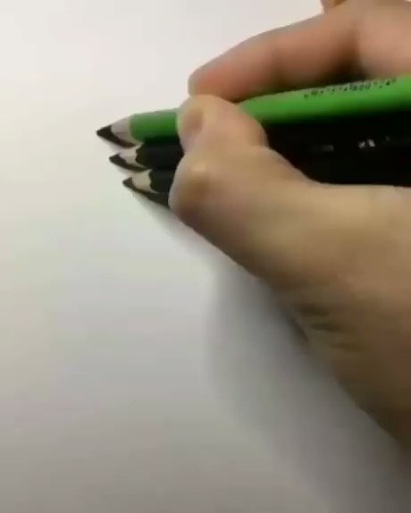 意外と簡単そう？？鉛筆を３本同時に持って描く3Dアート！