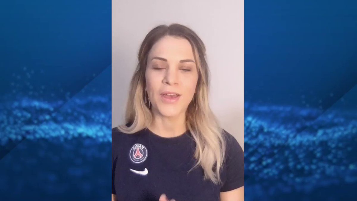 π πΌπππ π
Speaking to @nadia_nadim, who is a former medical student "If I have to I will put on my white blouse" π
π #StayAtHome
β€οΈπ #ICICESTPARIS #Parisienne