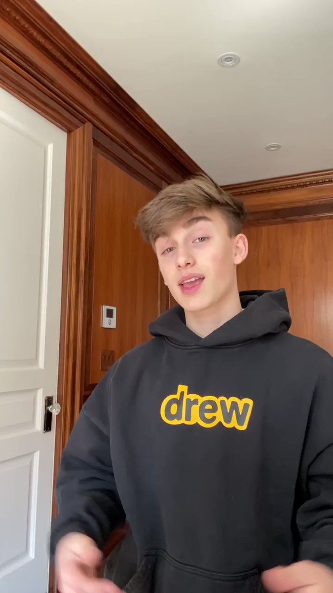 A message from @johnnyorlando.
Spread the word, not the virus.
#FlattenTheCurve #SocialDistancing #ApartTogether