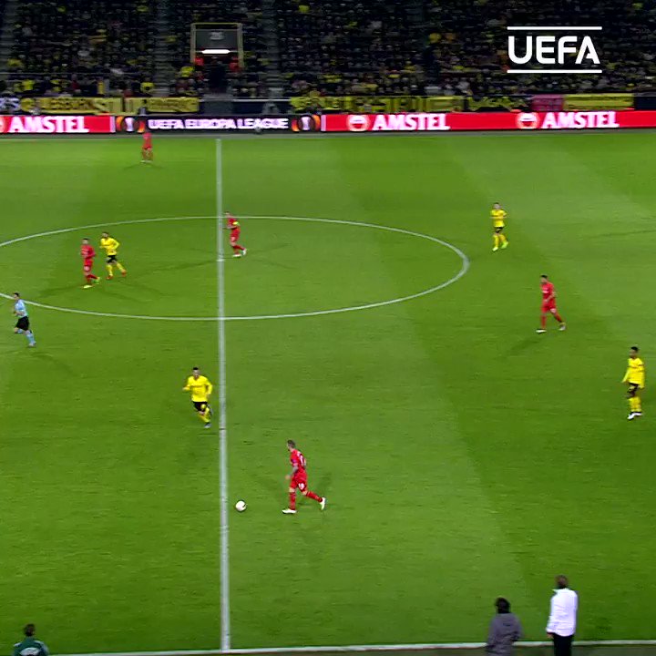 Origi and Hummels exchanged goals in Dortmund.
Who'll take the second leg and reach the semis? π€π
#UELclassics