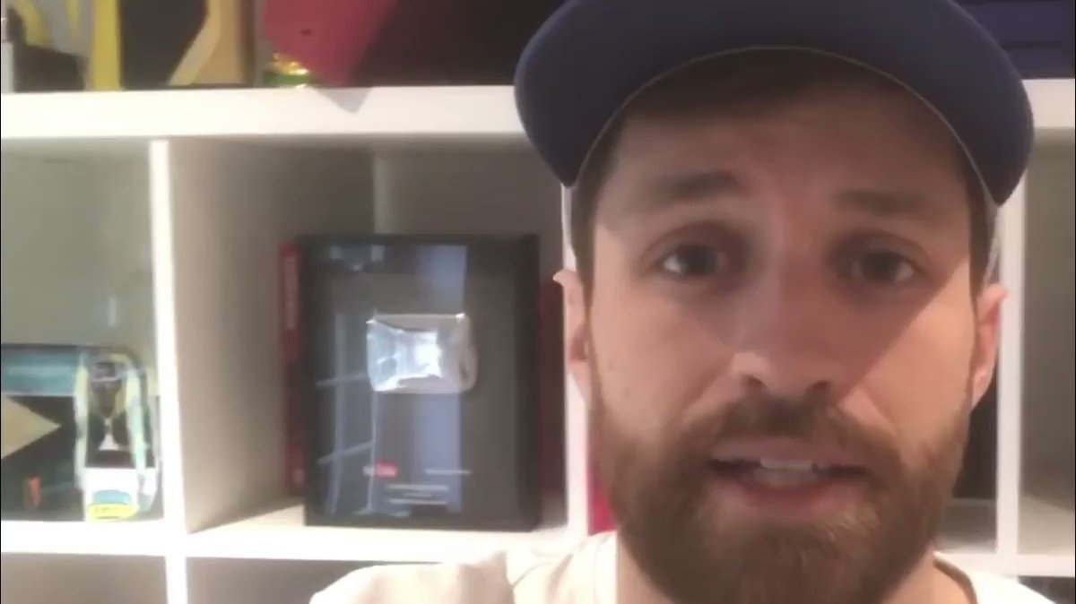 Staying home doesn't only benefit you, your family and your friends: it keeps people you've never met safe ❤️.#StayHome with @SpencerOwen.