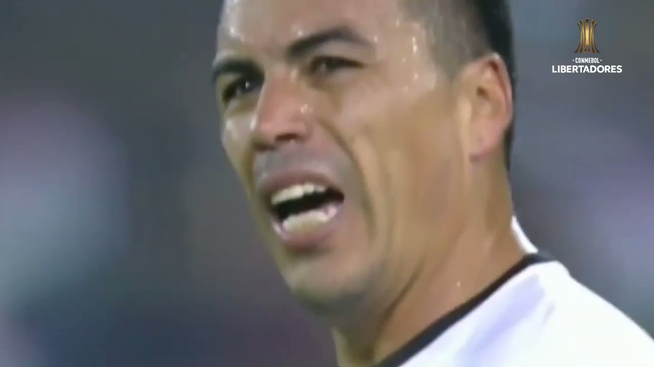One of the greatest player to ever play for Colo Colo celebrates his 40th birthday today. Happy Esteban Paredes 

