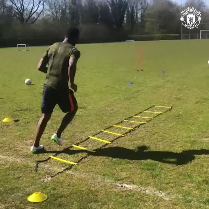Manchester United (@ManUtd) on Twitter photo 2020-04-08 07:30:00 ๐ค @TFosuMensah brings the ๐ฅ๐ฅ๐ฅ in todays Reds Check-In! Hows this for a #WorkoutWednesday, #MUFC fans?! ๐ช ๐ค @TFosuMensah brings the ๐ฅ๐ฅ๐ฅ in todays Reds Check-In! Hows this for a #WorkoutWednesday, #MUFC fans?! ๐ช