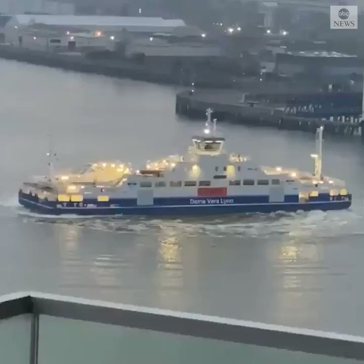 FULL STEAM AHEAD: London's Woolwich Ferry performed donuts on the River Thames in support of health care workers on the front line of the COVID-19 pandemic. https://t.co/htOkkfBOgJ https://t.co/2PtH5JVzr6