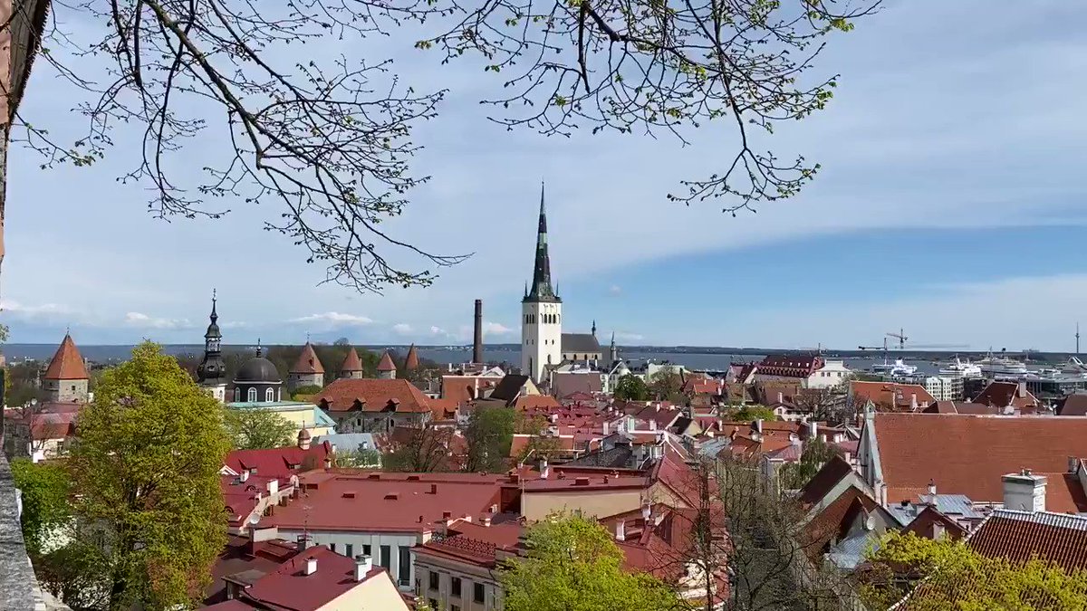 Today is #Tallinn Day - the day Tallinn received city rights with the Lübeck Law 772 years ago. With this, today´s capital of #Estonia was admitted to the Union of European Cities. Happy Birthday!💐 #VisitTallinnLater #OTD https://t.co/MpMoPCbb5F