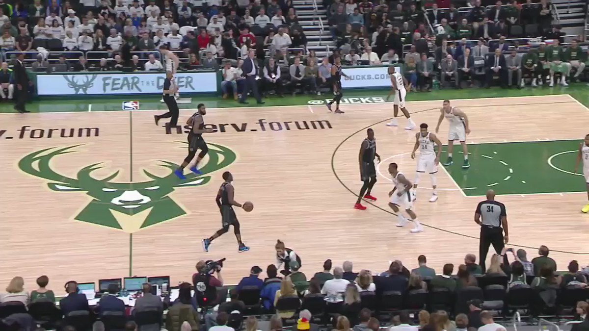Giannis'in Bu Smacında Havada 4 Metreden Fazla Yol Katettiğini Biliyor Muydunuz? 🤯 #NBABreakdown
İşte @Giannis_An34'nun muhteşen smacının incelemesi! #BestOfNBA https://t.co/yFQ9UZ0P1i