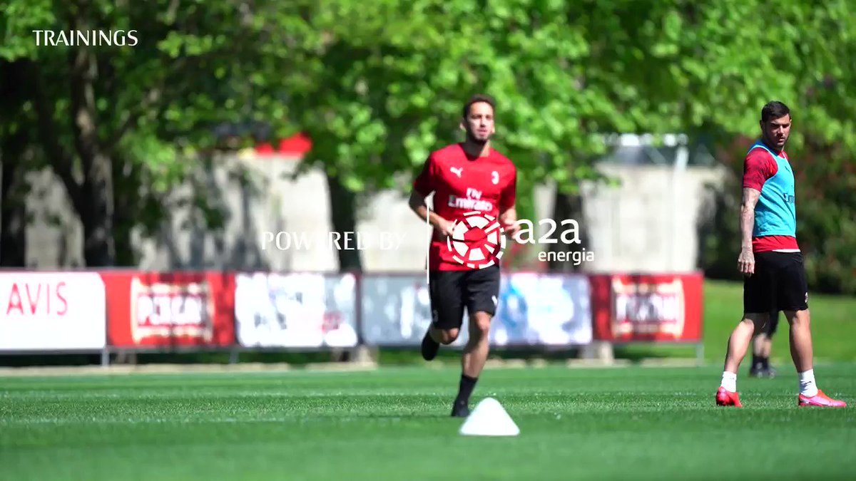 Monday session 🗓
🎥 Watch the video of the Rossoneri in training
🎥 Milanello: le immagini dell'allenamento di oggi
#SempreMilan https://t.co/ivbB6eTatB