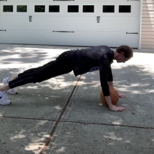 Can you do the #JrNBAatHome Push-Up Challenge⁉️
Comment ⬇️ with the number of push-ups you can do‼️ #NBATogether https://t.co/UbjbsXAeiy